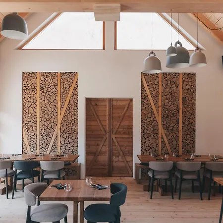 Domacija Majer'ca Penzion 4*